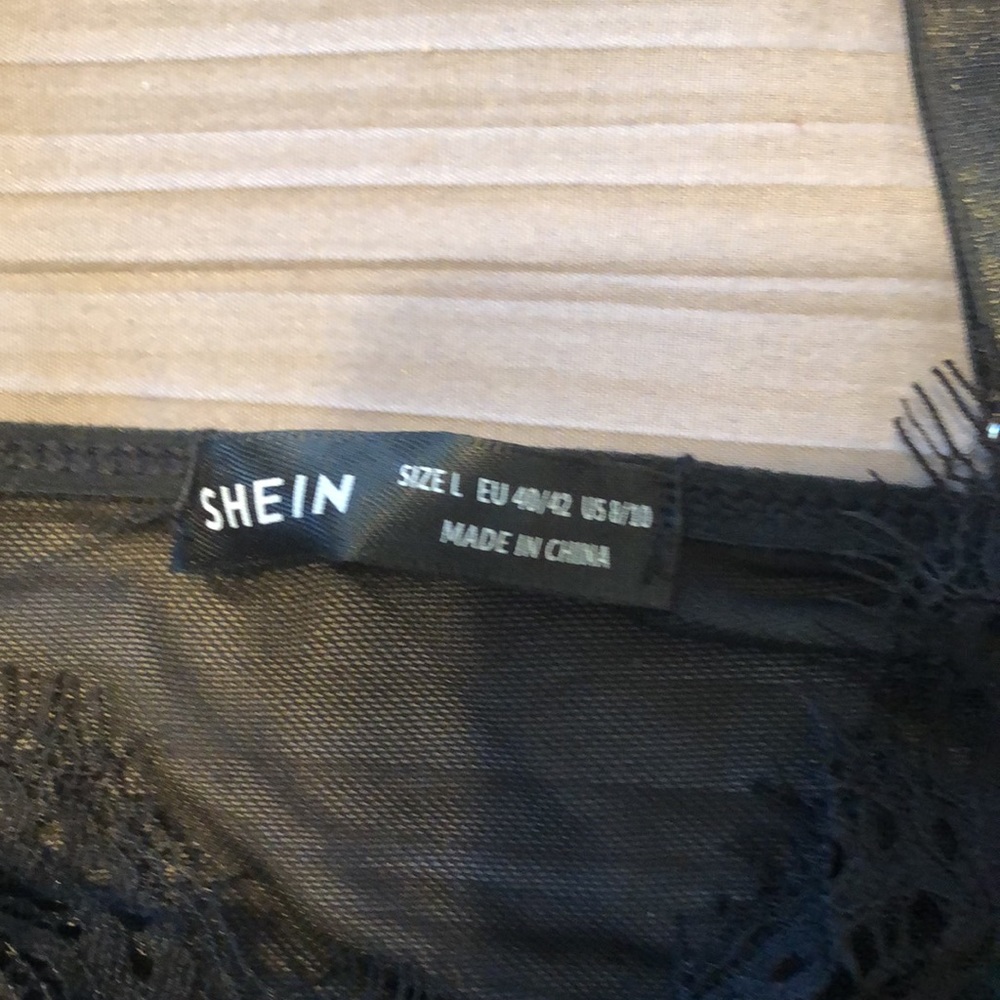 Shein bralette - Picture 2 of 4